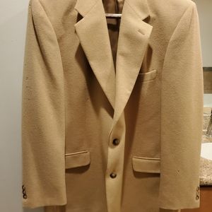 This sport coat is made from 100% camelhair